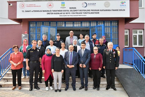 Sayın Valimiz İsmail USTAOĞLU'nun, İlçemizdeki Kadın Kooperatifini Ziyareti